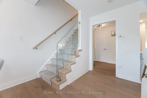 900 Brassard Circle, ON L9T 8E3