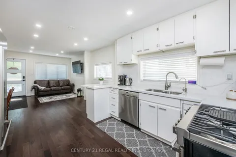 26 Third Street, ON L9W 2B1