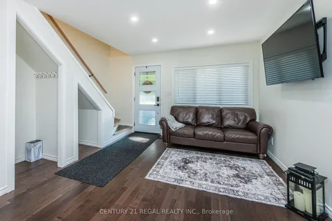 26 Third Street, ON L9W 2B1