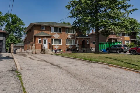 1559 Northmount Avenue, ON L5E 1Y9