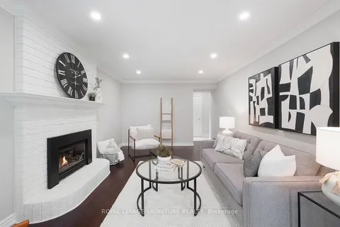 2074 Folkway Drive, ON L5L 3G3