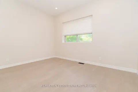 5 Autumn Boulevard, ON L6T 2V3