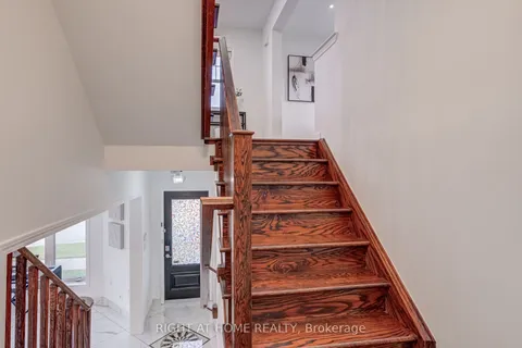 664 Scott Boulevard, ON L9T 0P3