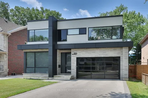 890 Beechwood Avenue, ON L5G 4E2