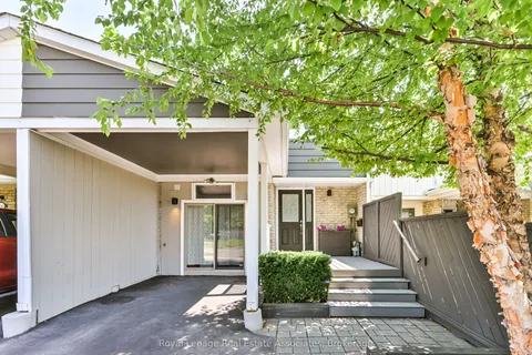 252 Royal Salisbury Way, ON L6V 3H4