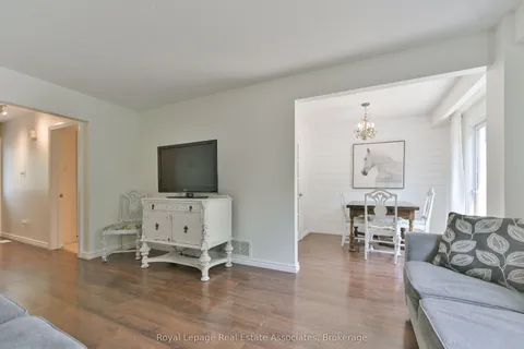 252 Royal Salisbury Way, ON L6V 3H4