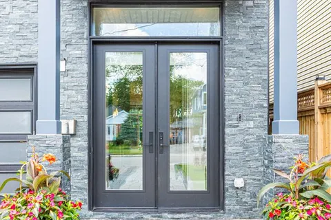 36B Pine Avenue, ON L5H 2P8