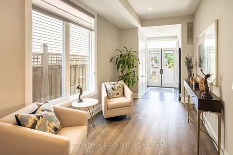 36B Pine Avenue, ON L5H 2P8