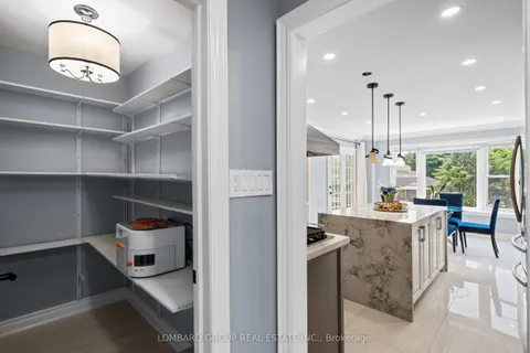10 Whitmore Court, ON L6Z 2A5