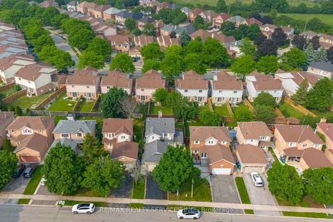 16 Vivians Crescent, ON L6Y 4T9