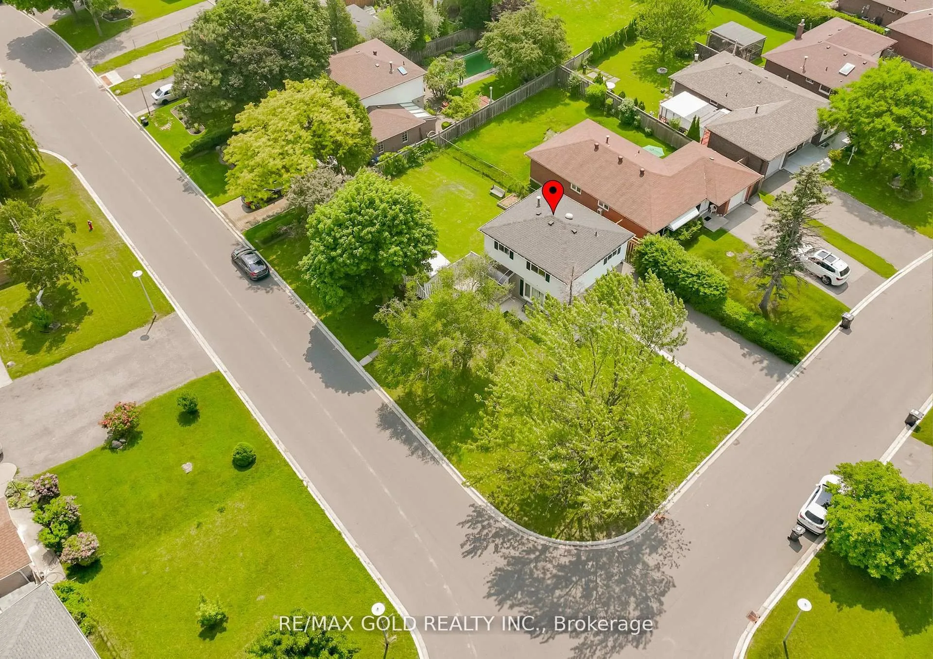 28 Earlton Court, ON L6T 2B8