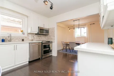 28 Earlton Court, ON L6T 2B8