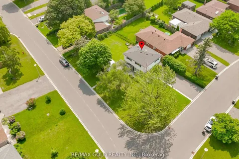 28 Earlton Court, ON L6T 2B8