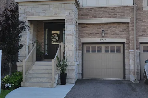 1292 Clarriage Court, ON L9E 1J4