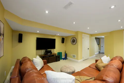 20 Chetholme Place, ON L7G 0E1