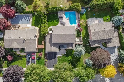 1560 Ifield Road, ON L5H 3W1