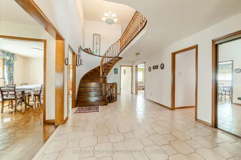 4257 Starlight Crescent, ON L4W 4R4