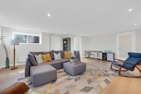 15 Credit Street, ON L7G 2W5