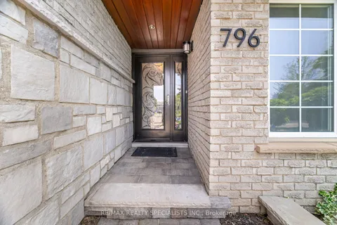 796 Childs Drive, ON L9T 4J2