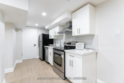 277 Wallenberg Crescent, ON L5B 3N4