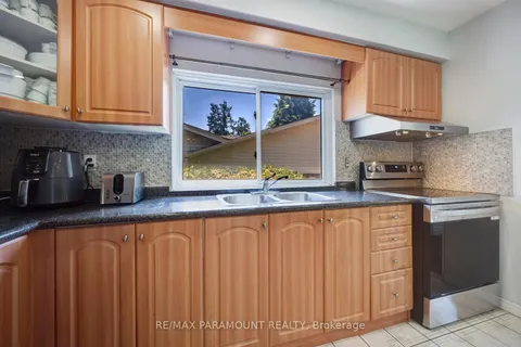 3197 Candela Drive, ON L5A 2T9