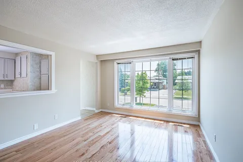 3326 Homark Drive, ON L4Y 2K4
