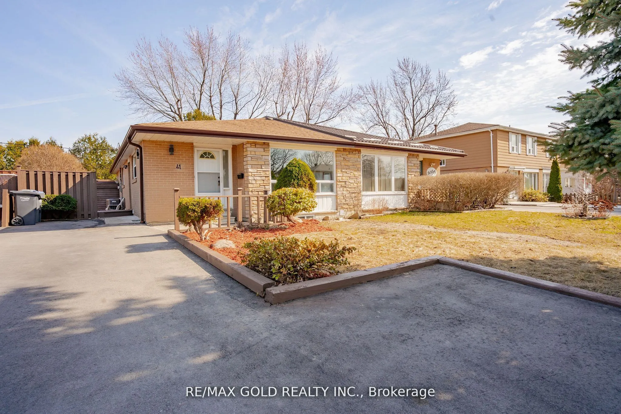 41 Danesbury Crescent, ON L6T 1T2