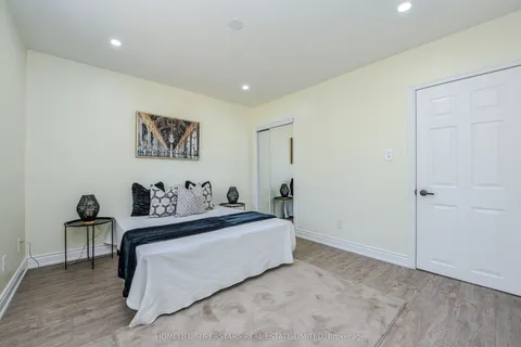9 Aloma Crescent, ON L6T 2N8