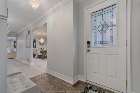 4320 Shelby Crescent, ON L4W 3T3