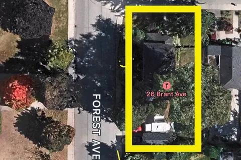 26 Brant Avenue, ON L5G 3N8
