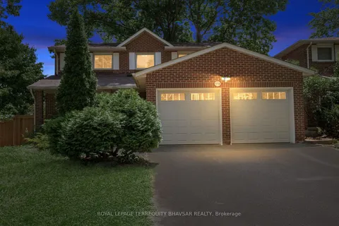 1712 Fifeshire Court, ON L5L 3L6