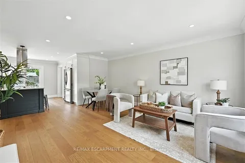 2100 FALMOUTH Terrace, ON L7P 1X9