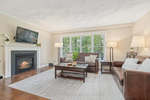 112 Park Street, ON L7G 2V4