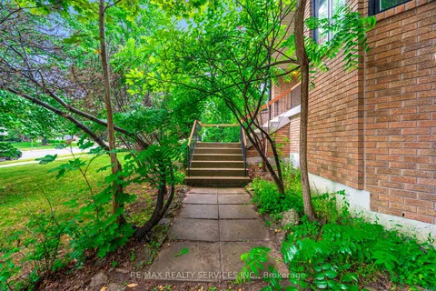 106 Kenpark Avenue, ON L6Z 3J8