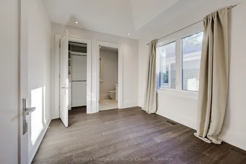 2457 Ventura Drive, ON L6L 2H5