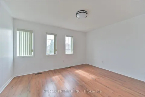 15 Roundstone Drive, ON L6X 0K7