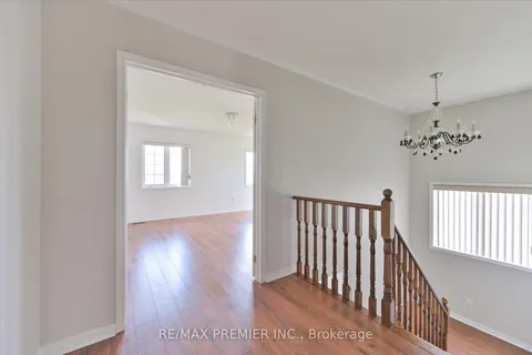 15 Roundstone Drive, ON L6X 0K7