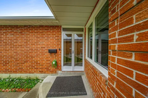 31 Dorking Drive, ON L6Z 3T9