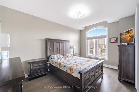 85 James Walker Avenue, ON L7C 4N1