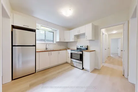 126 A Sixteenth Street, ON M8V 3K1