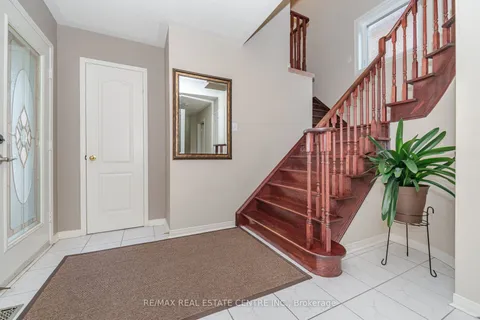 30 Creekwood Drive, ON L7A 1J3