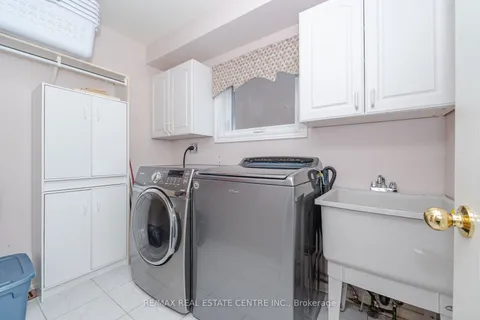 30 Creekwood Drive, ON L7A 1J3