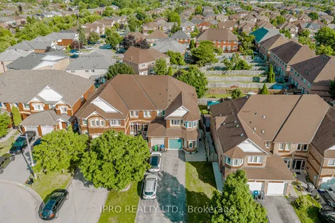 6975 Glory Court, ON L5N 7E2