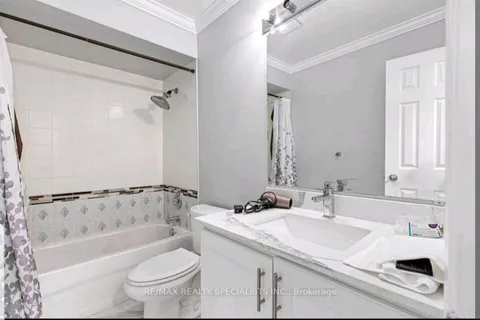 30 Adam Street, ON L6Z 2S1