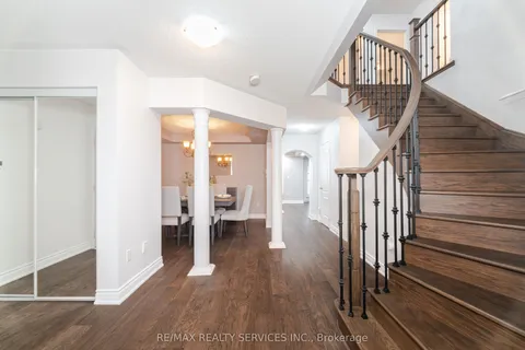 4 Klemscott Road, ON L7A 0P6