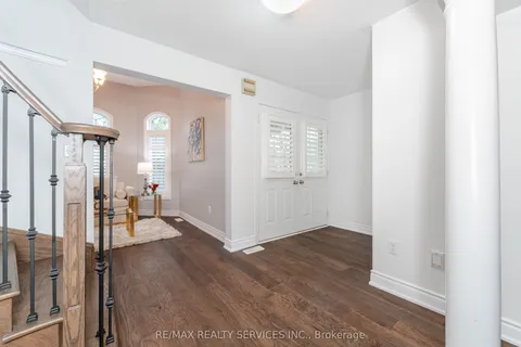 4 Klemscott Road, ON L7A 0P6