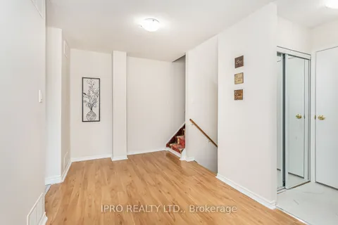 1172 Kos Boulevard, ON L5J 4L7