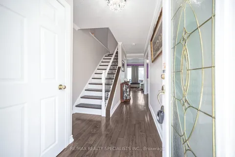 18 Hardcastle Court, ON L6S 2B3