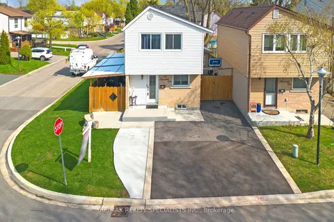 18 Hardcastle Court, ON L6S 2B3