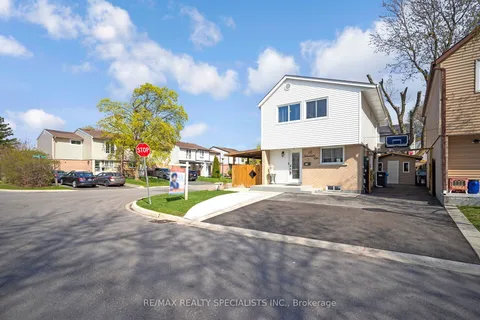 18 Hardcastle Court, ON L6S 2B3